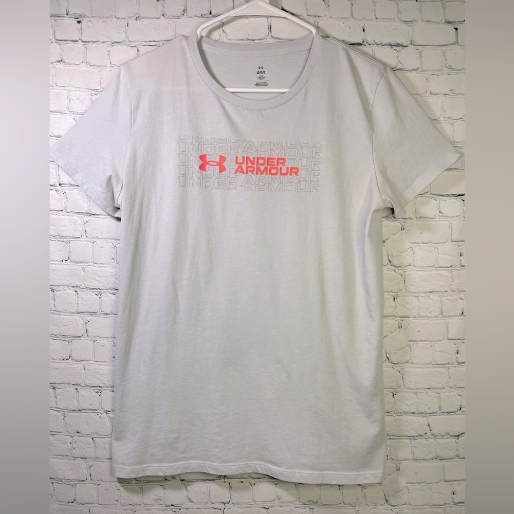 Under Armour Light Gray Men’s Shirt Size Large